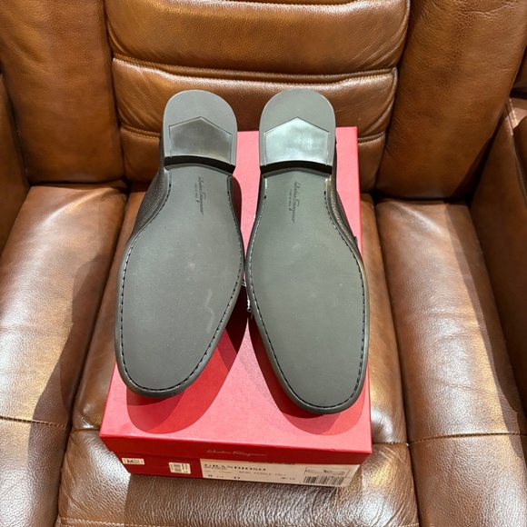 Ferragamo Grandioso Gancini Black Leather Loafers Size 8.5 Free Shipping - Picture 3 of 5